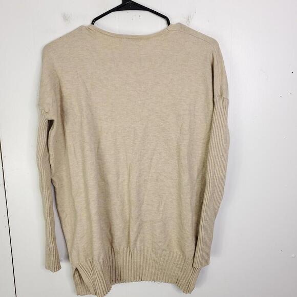 Evereve Sweater Womens XS V Neck Split Front Seam Neutral Ribbed Sleeve - Picture 9 of 9